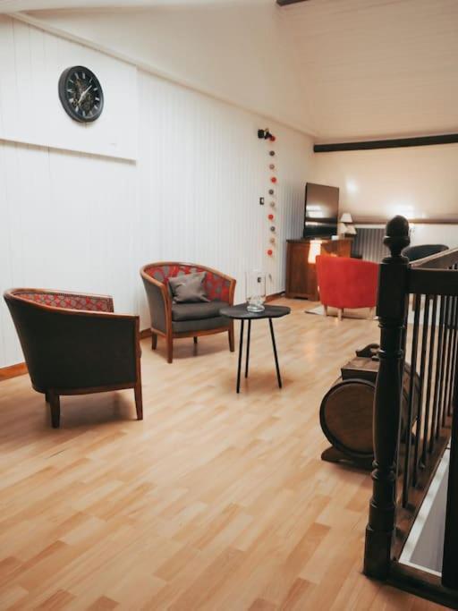 Avec Patio Apartment *
